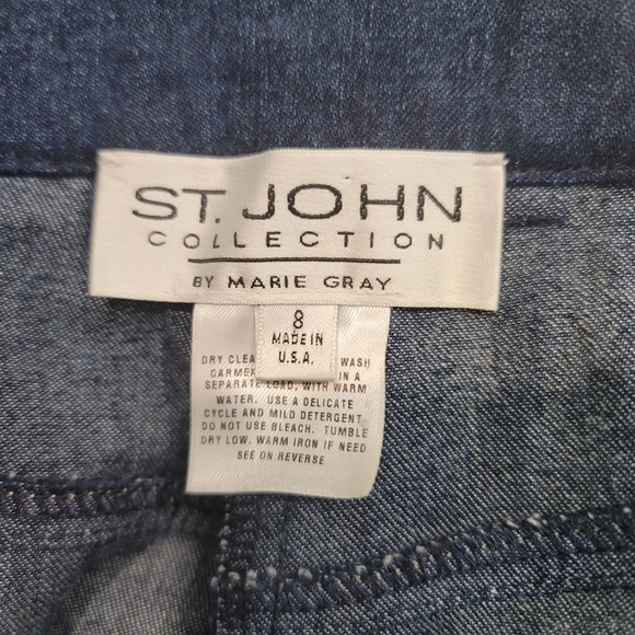 St john high rise logo jeans size 8. Medium to dark wash. Strait leg. - Picture 5 of 7